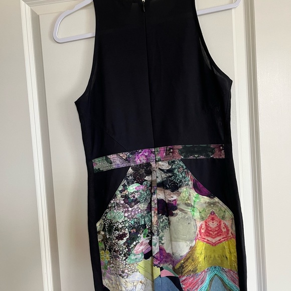 Nicole Miller Sheath Style Floral Print Sleeveless Shear Back Size 0 Dress - Picture 3 of 3